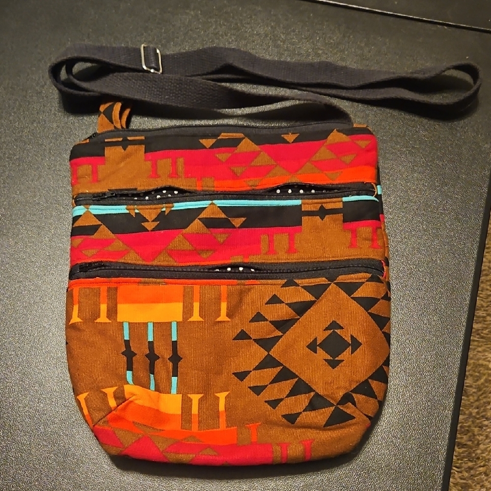 Geometric Pattern Crossbody Bag - image 1